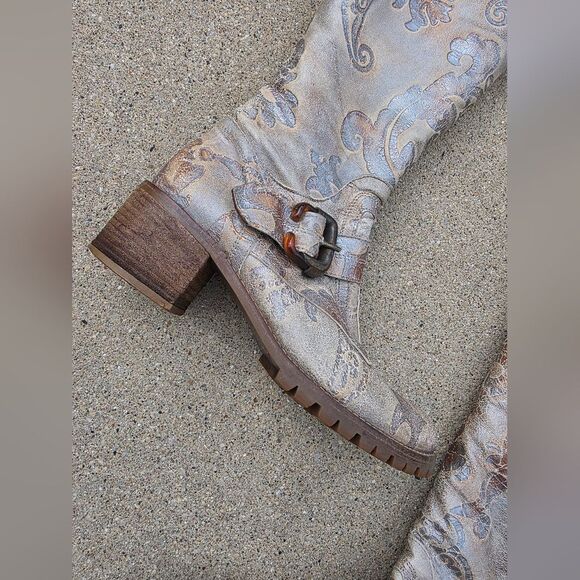 Knee High Embroidered Metallic Bronze Silver Sherpa Lined Rugged Western Boots 8 - Picture 4 of 11
